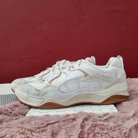 vans chunky sneakers